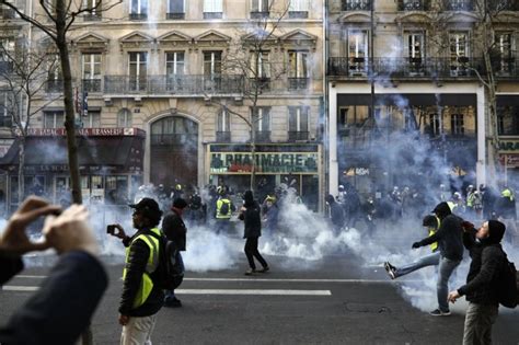 paris france riots today live